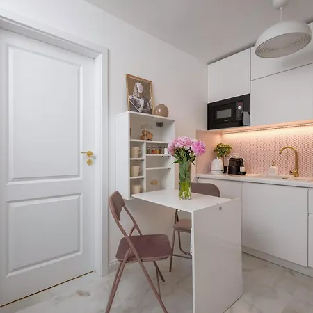 아파트 Stunning 2-br Palace In The Window, Air-conditioning 500m To Station