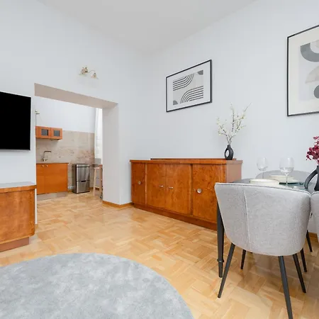 Elegant Filtry With Parking In By Renters Apartment Warschau