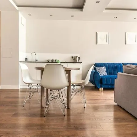 - Great Location- Cozy One Bedroom Apartment- Wronia 45 Lägenhet *