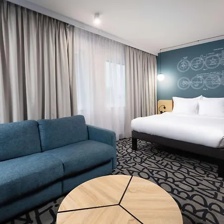 Mercure Ursus Station Отель