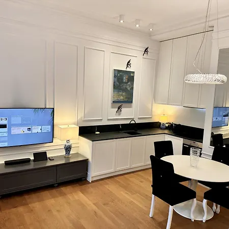 מלון דירות Mondrian Luxury & Old Town ורשה