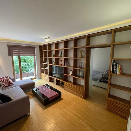 Apartament Comewa *