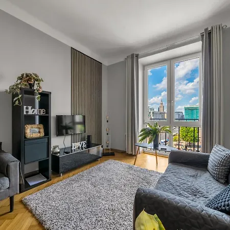 Downtown - Location, View, Bus&tram - By Rentujemy Apartment