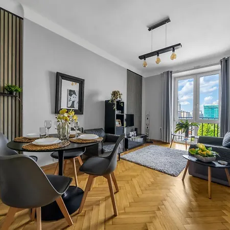 Downtown - Location, View, Bus&tram - By Rentujemy Apartment *