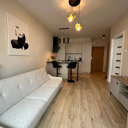 Nova Ochota, Tennis Court, Train & Bus Nearby Apartamento *