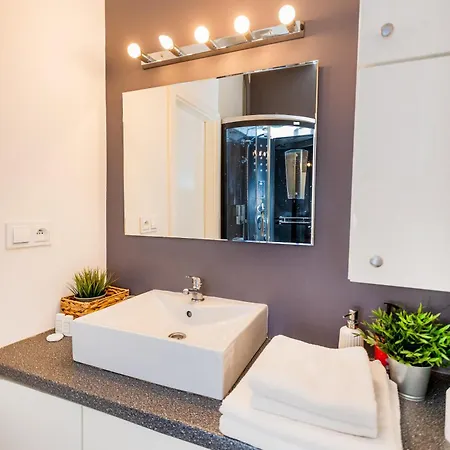 Apartament Cozy Next To The Metro And Center Warszawa