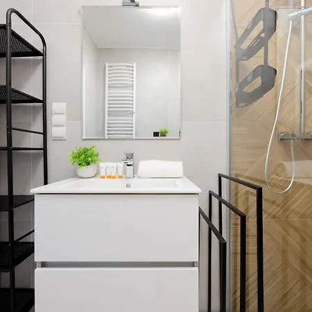 Apartamento Comfortable With Parking By Renters Varsóvia