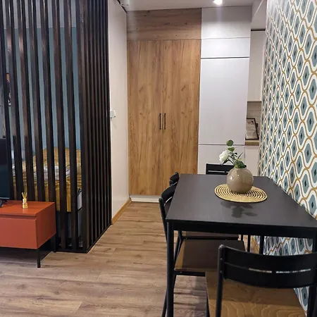Orange With Balcony - Free Parking Appartement *