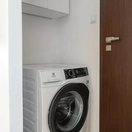Metro Stoklosy 2-bedroom *