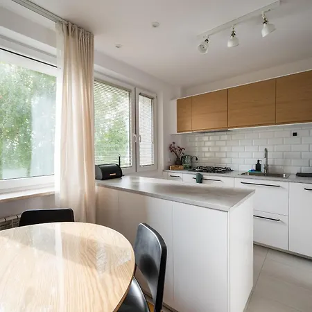 Metro Stoklosy 2-bedroom