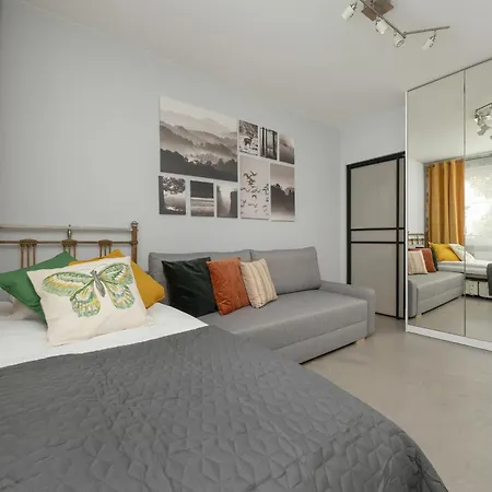 Dwupietrowy Dla 7 Osob Z Ogrodkiem By Renters * Warszawa