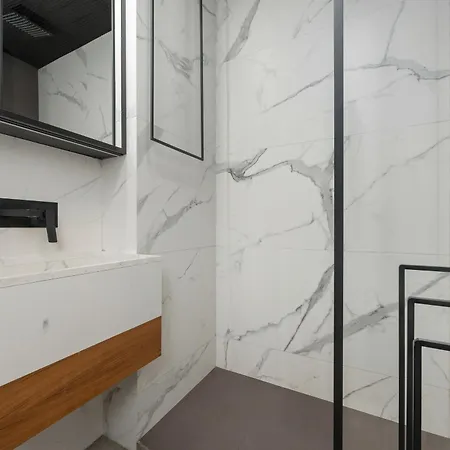 Apartament Dwupietrowy Dla 7 Osob Z Ogrodkiem By Renters Warszawa