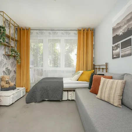 Dwupietrowy Dla 7 Osob Z Ogrodkiem By Renters Warszawa