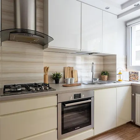Apartment Mia Stepinska Near The Royal Lazienki