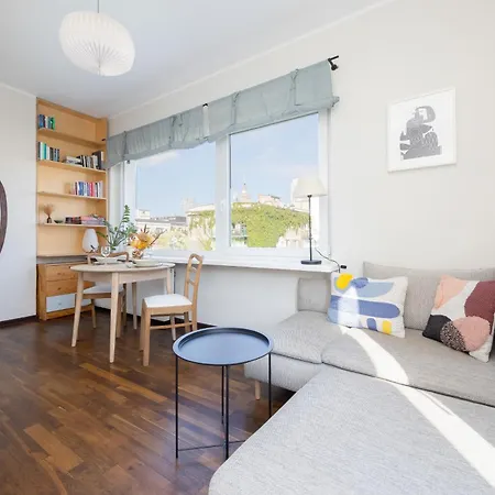 Bright In Downtown By Renters