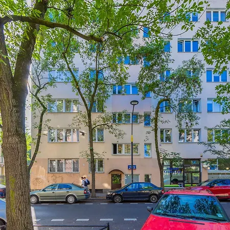 Bright In Downtown By Renters *
