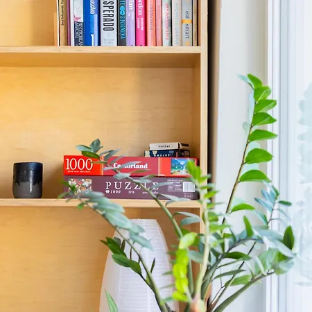 아파트 Bright In Downtown By Renters