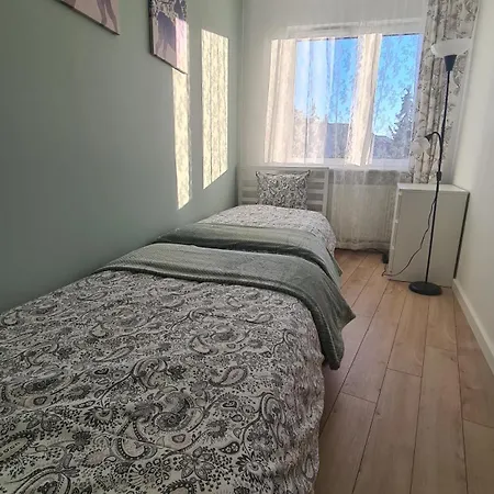 Debowe Zacisze Tuzycka 아파트