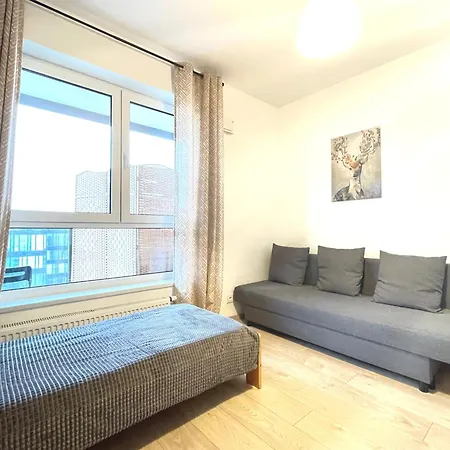 Apartament Superior Komputerowa, 4 Rooms, 3 Bedrooms, Airport-city Train, Metro! 24h Reception! *