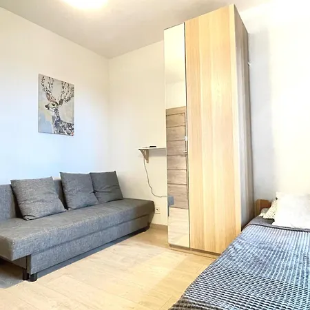Apartament Superior Komputerowa, 4 Rooms, 3 Bedrooms, Airport-city Train, Metro! 24h Reception!