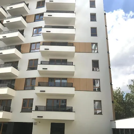 Superior Komputerowa, 4 Rooms, 3 Bedrooms, Airport-city Train, Metro! 24h Reception! Apartament