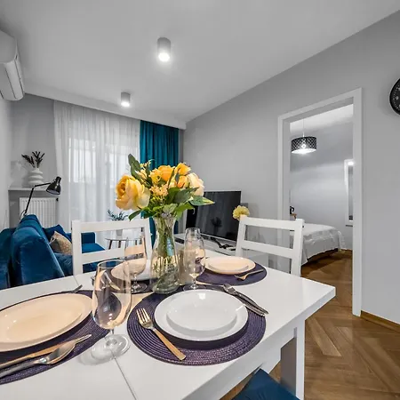Airport - Parking & Terrace - By Rentujemy Appartement *