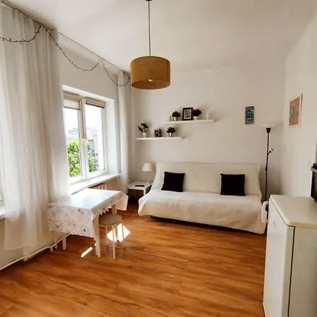 Apartment Cozy At Plac Konstytucji Warsaw