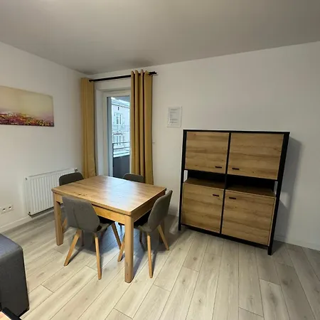 Wiosenny Kamienica Grochow With Free Parking Apartament *
