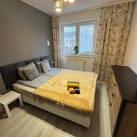 Wiosenny Kamienica Grochow With Free Parking * Warszawa
