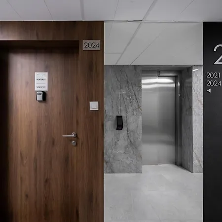 Hotel apartamentowy Exceptional Business By Renters *