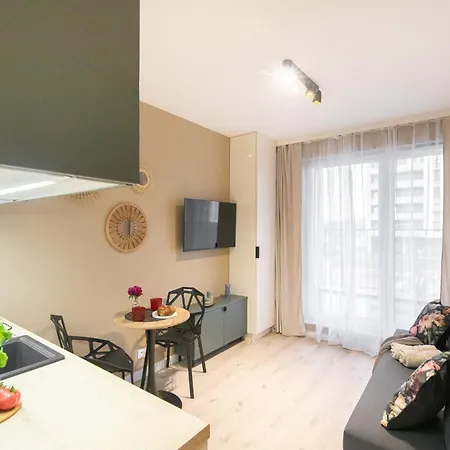 Ministudios Ursus Варшава