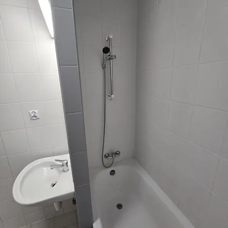 Rooms4rest Skibicka - Private For Tourists - Atr Consulting Sp, Z O,o, * Warszawa