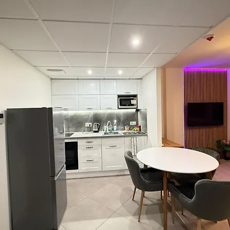 Hotel apartamentowy Smart With Parking