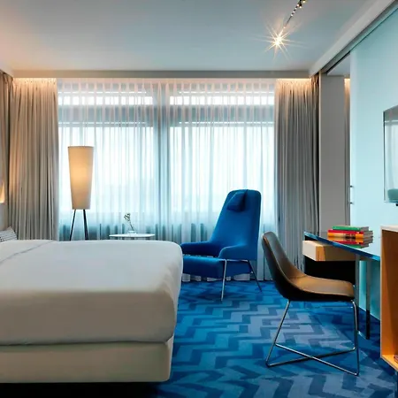 Renaissance Airport Hotell