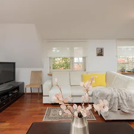 Quiet Bemowo House With Garden By Renters Warszawa