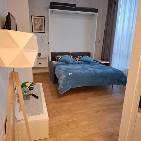 Апартаменты Zlatarooms 210 *