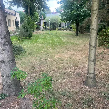 Vakantieboerderij Mieszkanie 1 Pokojowe Z Dostepem Do Dzialki, Ogrodu Warschau