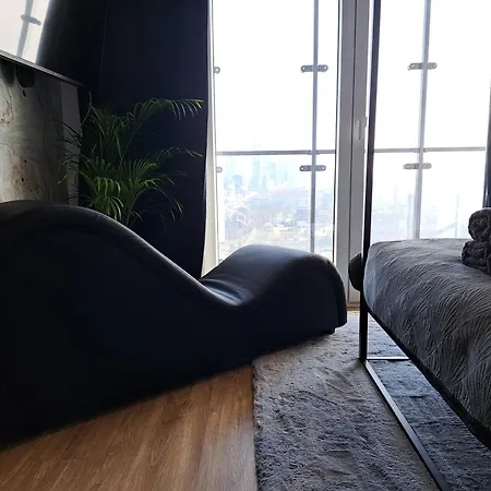 Chillout View & Pleasure - Wola Tower 15th Floor ורשה