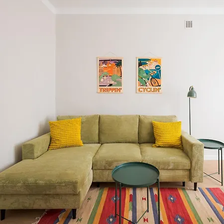 Apartment Metro Mlynow Colourful