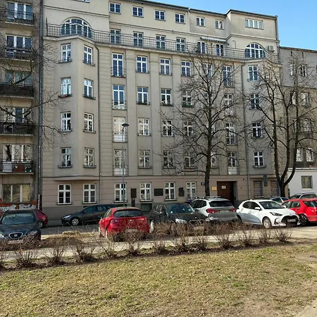 Chocimska 35 - Skwer Tarasa Szewczenki - Stary Mokotow