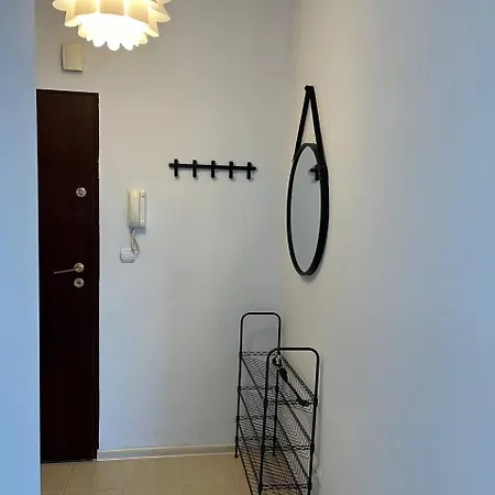 Apartament Cozy Near Ikea And S8