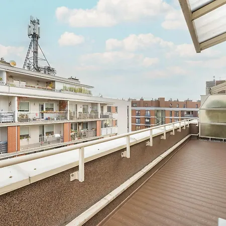 Cozy With Parking Near Babice Airport By Renters *
