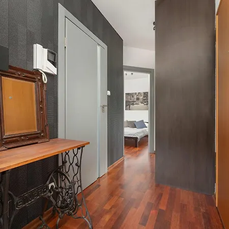 Apartament Cozy With Parking Near Babice Airport By Renters Warszawa