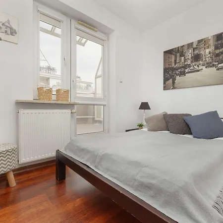 Apartament Cozy With Parking Near Babice Airport By Renters Warszawa