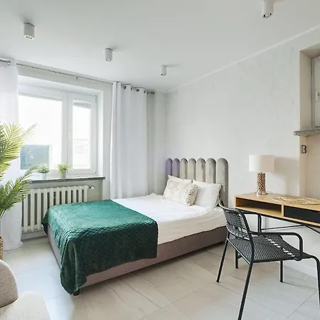 Emilii Plater 55 Center 3 Bedrooms Living Balcony דירה ורשה