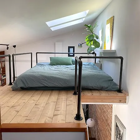 Modern Loft With A Garden Varsavia