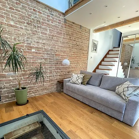 Modern Loft With A Garden Varsavia