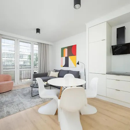 Family Center By Renters Prestige Apartment *