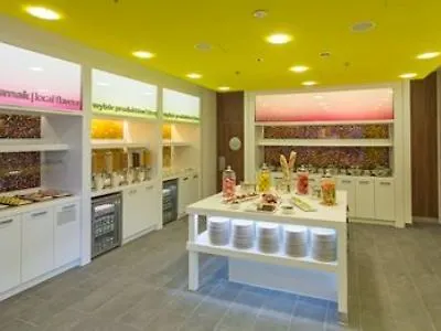 מלון Hampton By Hilton Centre 3*