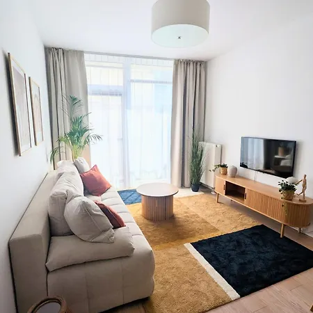 Modern 2-rm With Parking At Warsaw's Heart - Wola 바르샤바